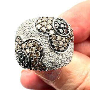 10K White Gold White & Champagne Diamond Flower Design Size 8 Weight 8.1 Grams